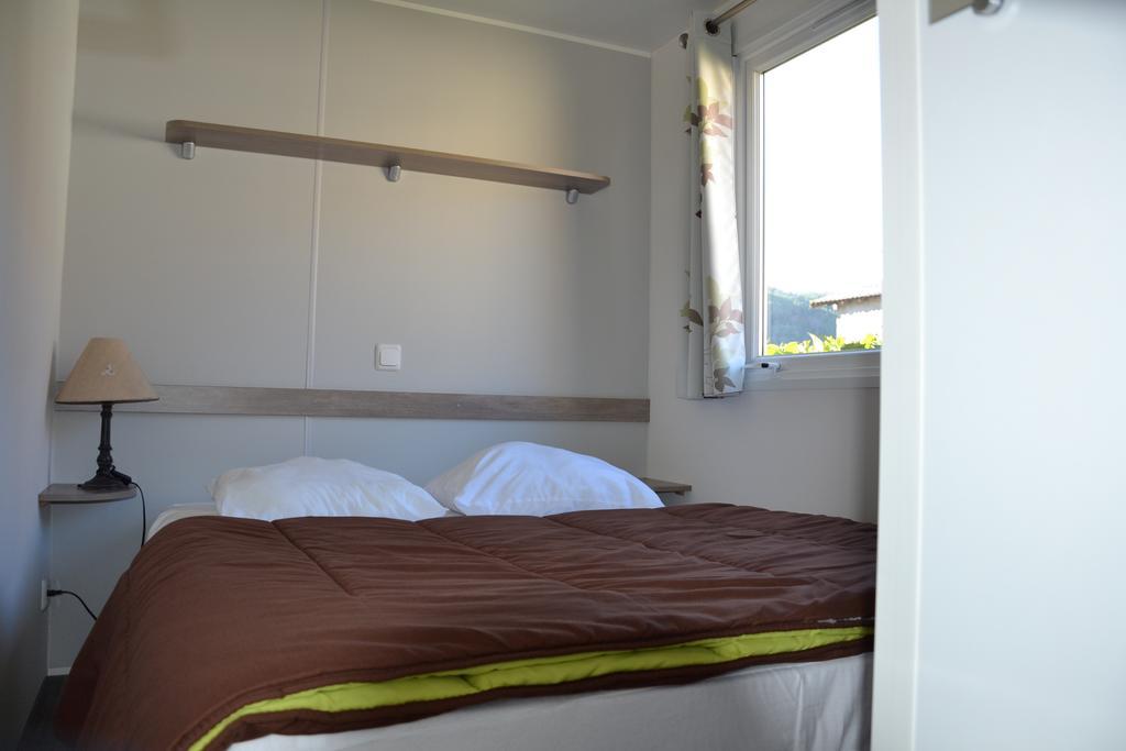 Camping La Mare Aux Fees Ξενοδοχείο Roquefeuil Εξωτερικό φωτογραφία