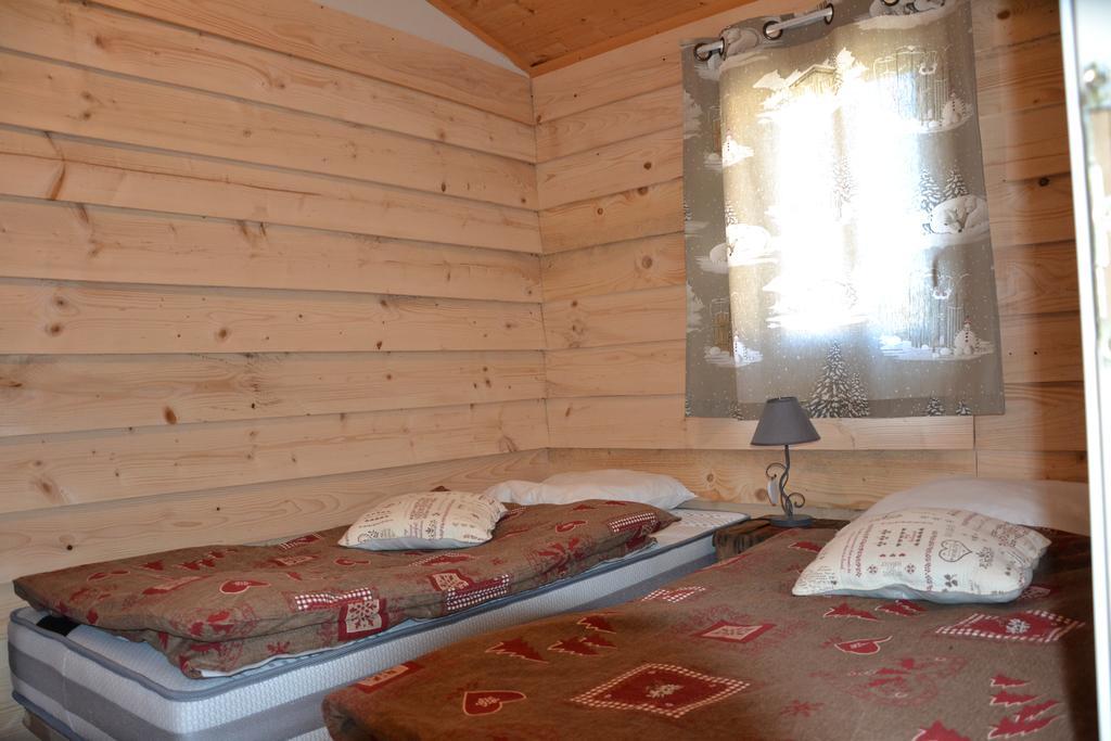 Camping La Mare Aux Fees Ξενοδοχείο Roquefeuil Εξωτερικό φωτογραφία