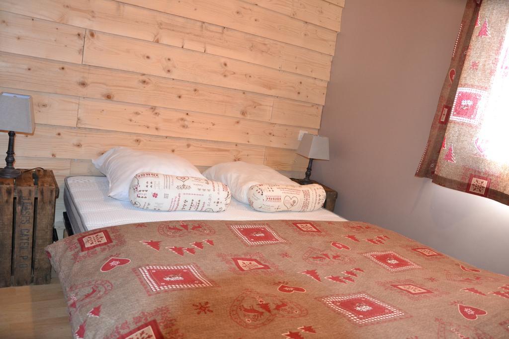 Camping La Mare Aux Fees Ξενοδοχείο Roquefeuil Εξωτερικό φωτογραφία